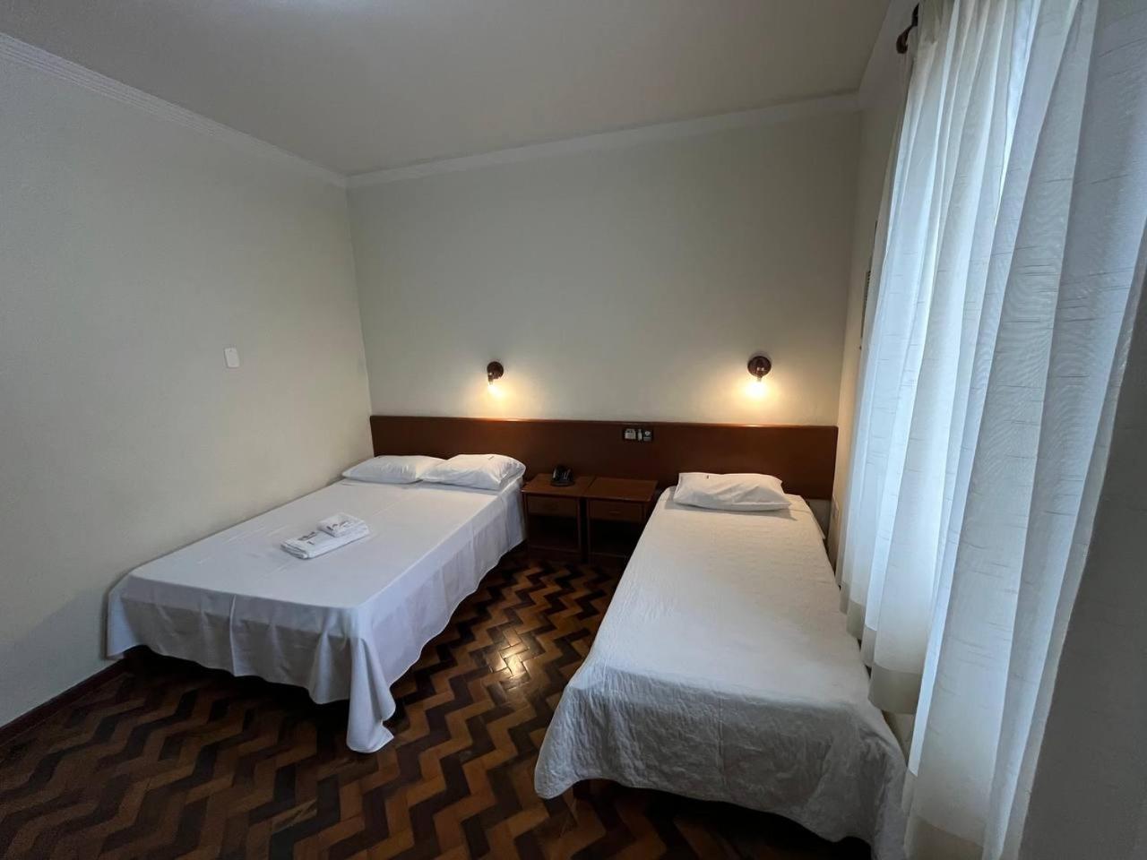 Acomodare Hotel- Sob Nova Direcao Tubarão المظهر الخارجي الصورة