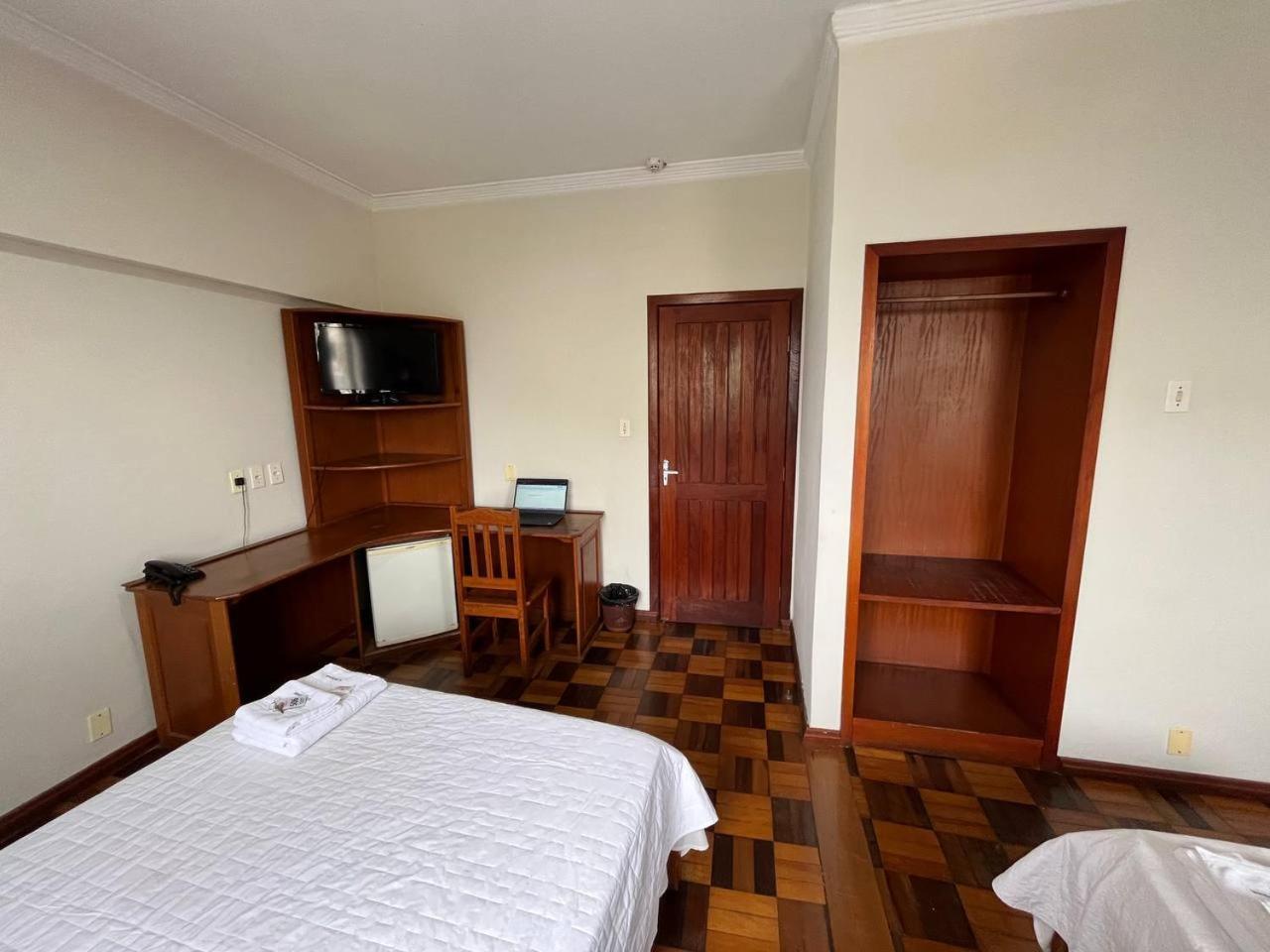 Acomodare Hotel- Sob Nova Direcao Tubarão المظهر الخارجي الصورة