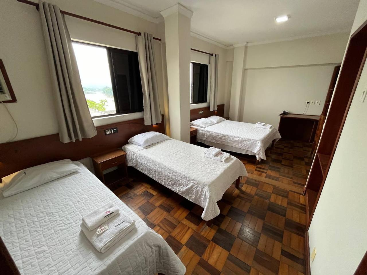 Acomodare Hotel- Sob Nova Direcao Tubarão المظهر الخارجي الصورة